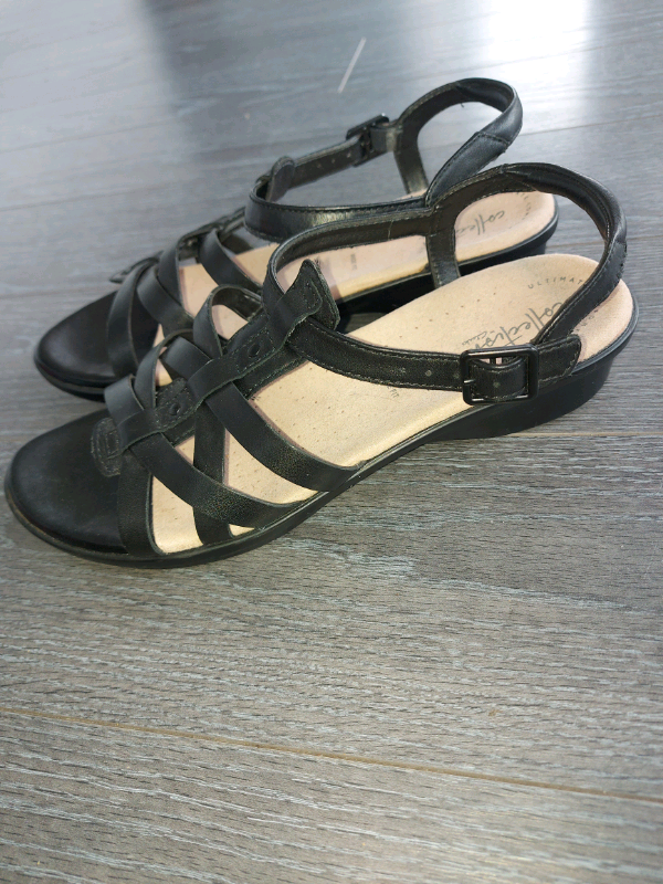 clarks leather sandals
